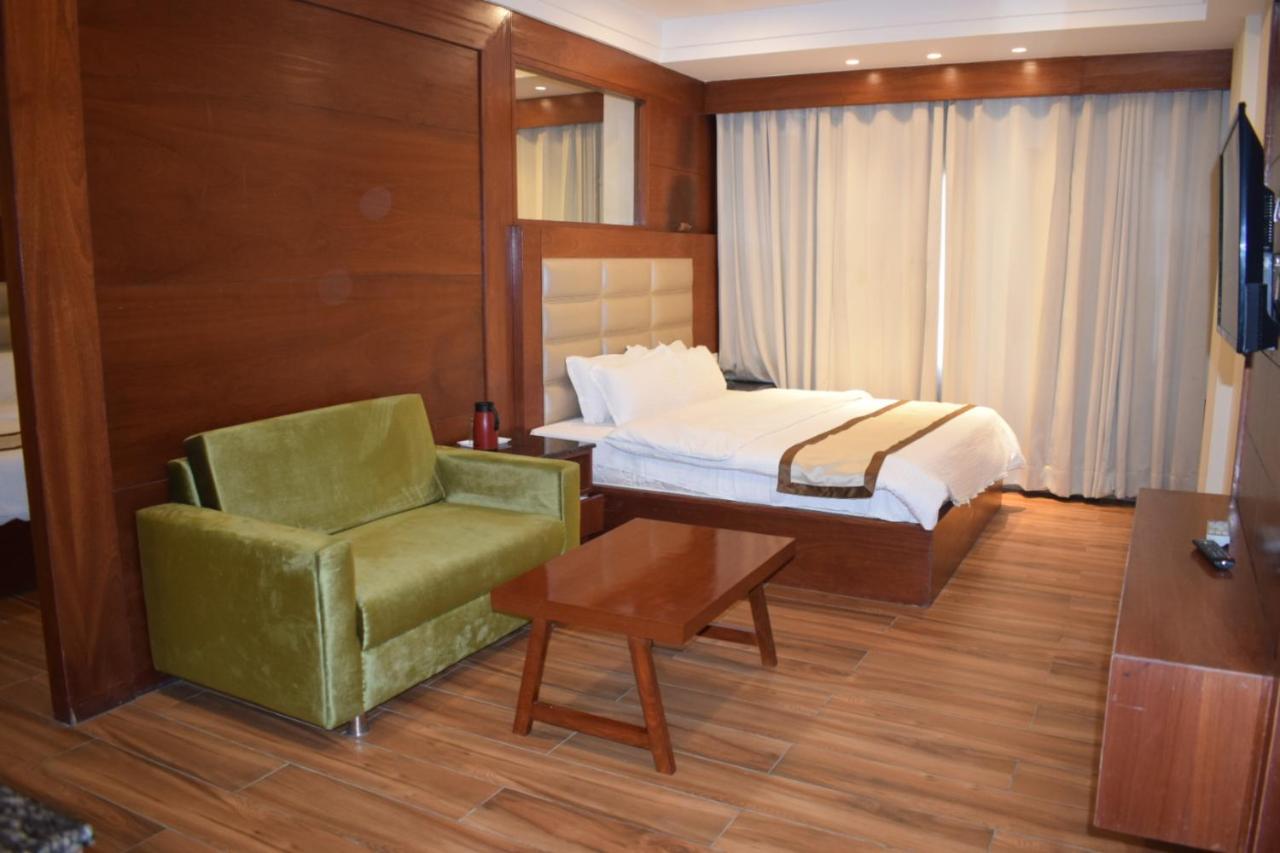 Hotel Ambica Katra Katra  Eksteriør billede