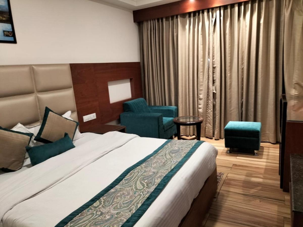 Hotel Ambica Katra Katra  Eksteriør billede