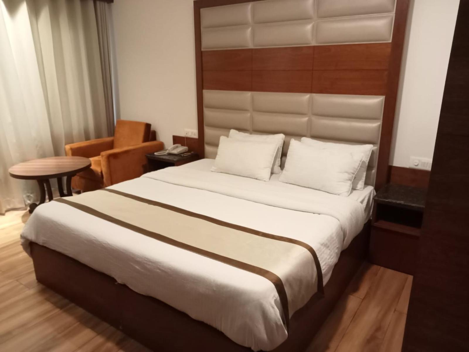 Hotel Ambica Katra Katra  Eksteriør billede