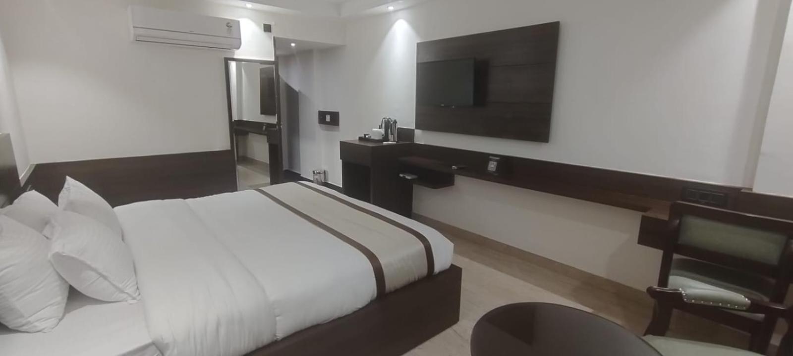 Hotel Ambica Katra Katra  Eksteriør billede
